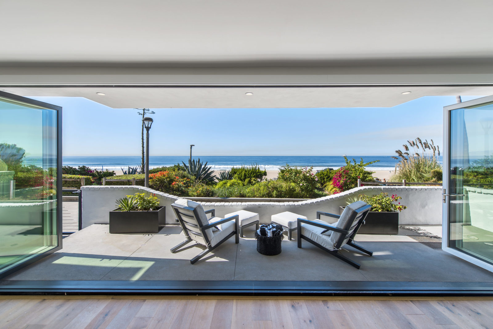 Home Beachfront Homes For Sale on the Manhattan Beach Strand